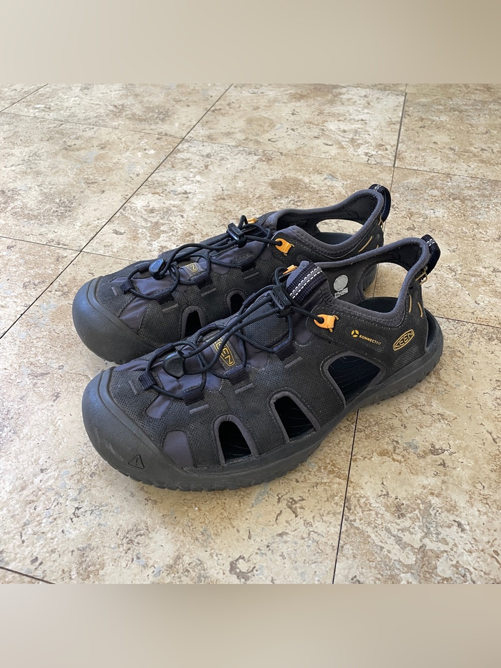Keen SOLR hiking water sandals